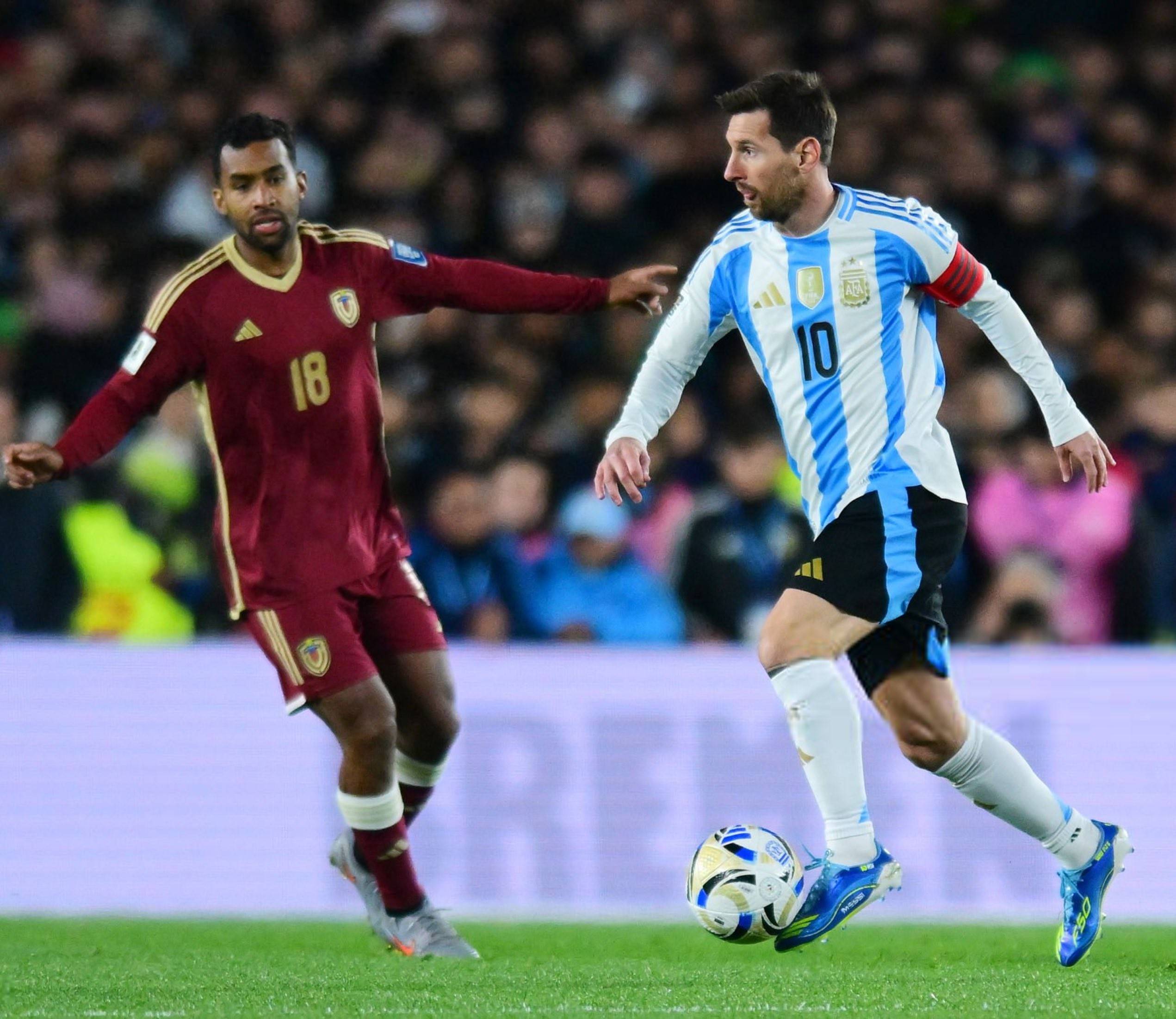 最后时刻胜出引爆全场！，梅西意外战胜巴黎圣日耳曼引发球迷热议的简单介绍-九游娱乐